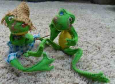 Annalee Mobilitee 1971 Pair of Frogs w/ Mfr. Tags