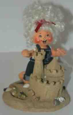 2002 ANNALEE 7" SAND CASTLE SUZY