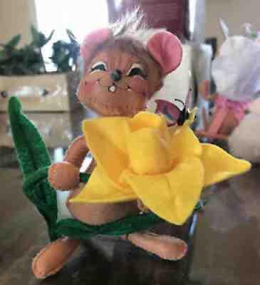 Annalee Easter Doll ~ DAFFODIL MOUSE (Mouse w/Flower & Butterfly) ~ 2015