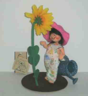 ANNALEE 7" Sunny Gardener Girl w Sunflower, Ladybug & Watering Can ~ NWT USA '98