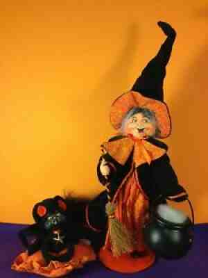 SET of 2 Annalee Halloween 2009 LARGE WITCH w/ CAULDRON, BROOM & CAT ON PILLOW