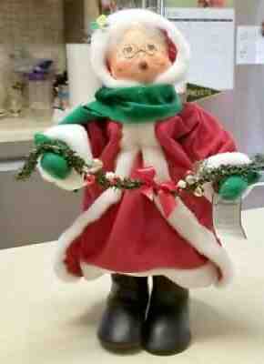 Mrs. Santa Claus, with Garland in Hands. Annalee Dolls. New Hampshire, USA 20"