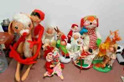 Lot of 12 Anna Lee Holiday Dolls
