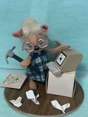 Annalee 7" Secretary Mouse with Computer and Hammer #201291