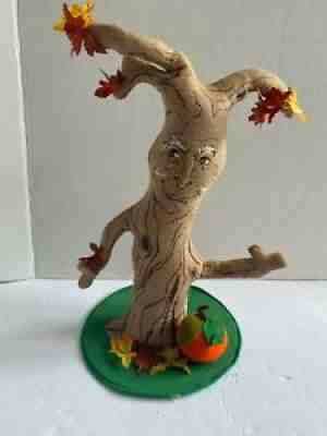 ANNALEE HALLOWEEN HAUNTED TREE WITH PUMPKIN AND AUTUMN LEAVES 1996