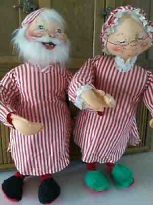 VINTAGE 1960'S ANNALEE CHRISTMAS MR & MRS CLAUS DOLL SET - LARGE APX. 30" TALL