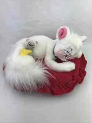 Annalee Doll -White Cat On Red Pillow With Mouse & Cheese 2008 -Big 14â?L