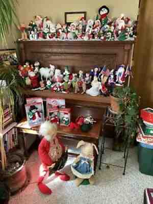 Large lot of annalee dolls