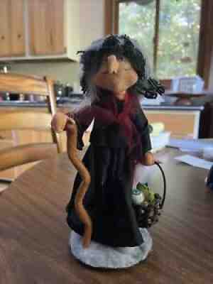 10â? Annalee Old Hag Witch 2013 with Cane, Frog and Eyeball in Basket