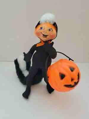 Rare Annalee 7" Skunk Kid Ooh Trick or Treat Halloween 306701 with Pumpkin