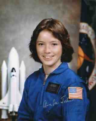 8x10 Original Autographed Photo of NASA Astronaut Anna Lee Fisher