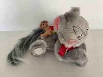 2002 ANNALEE COLLECTIBLE - GRAY CAT WITH MOUSE HOLDING CHEESE ON IT'S BACK  ð?­ð?§?