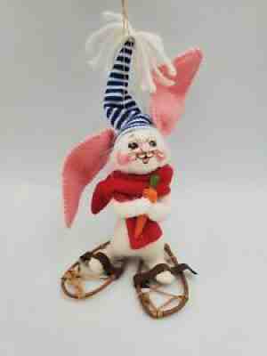 ANNALEE Bunny Rabbit On Snowshoes CHRISTMAS ORNAMENT ~ 2003 ~ Carrot HTF 3-5"