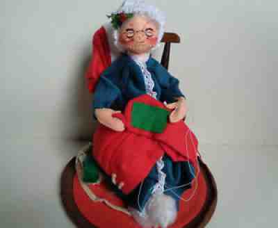 Annalee Mobilitee Dolls- 8" Mrs Claus Seated on Chair and Sewing- 1994
