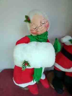 Vintage 28" Large Annalee Doll Mrs. Santa Claus With Hand Muff Warmer 1983