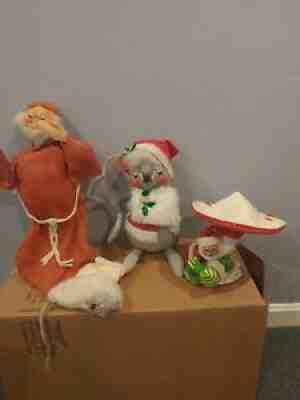 Lot of 4 VINTAGE Annalee Mobilitee Friar tuck Santa mouse, mushroom Santa. Hat