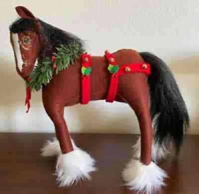 Brand New w/tag 2018 Annalee 10"Jinglebell Clydesdale Horse- with Wreath & Bells
