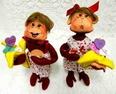 2 ANNALEE Doll MONKEY AROUND Boy & Girl VALENTINES Conversation Heart Candy 2010