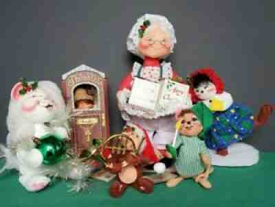 VINTAGE ANNALEE Doll LOT OF 6 GREAT !! LOOK!!