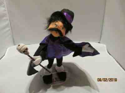 ANNALEE DOLLS 2010 HALLOWEEN 10" VILLAIN ELF MINT WITH TUSH TAG ONLY.ð?¦?