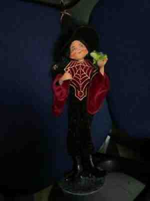 Annalee 15" Pretty Halloween Witch With Frog, Spiderweb and Wand 2006