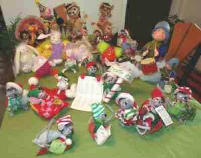 31 LOT ANNALEE DOLLS IN GOOD CONDITION VINTAGE MAINLY COLLECTIBLE QUICK SALE
