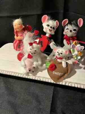 ANNALEE VALENTINE ??S GROUP OF FIVE from 2014. FREE SHIPPING