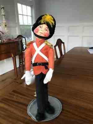 VINTAGE ANNALEE â??88 TOY DOLL 20" QUEENS GUARD MARCHING BRITISH SOLDIER With Tag