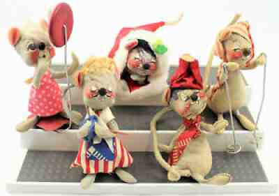 LOT OF 4 VINTAGE ANNALEE MOBILITEE MOUSE DOLLS - SKIING ON SCALE BETSY ROSS