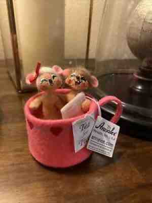 ANNALEE 2014 Tea For Two Mice In Valentine Cup Height 3 1/2 Inches