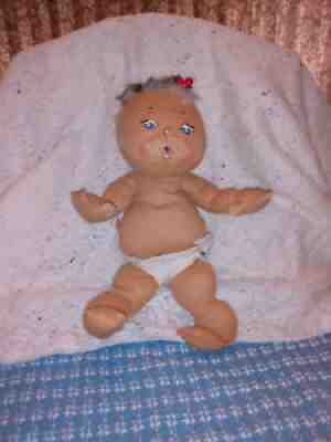 Annalee Vintage 10" Baby Angel, feather hair, holly wreath, circa 1960