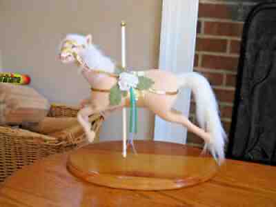 Annalee Thorndike Mobility 12" CHAMPAGNE 2842 CAROUSEL HORSE Doll 1997 NWT