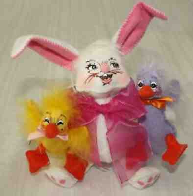 Annalee Easter 2014 6IN Bunch of Bunny Hugs #960314 NWT