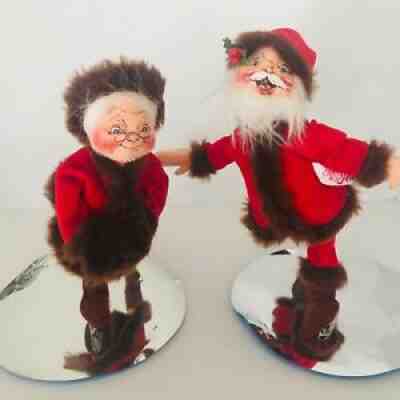 Vtg '93 Annalee Mr&Mrs Santa Claus Skating Mobilitee Dolls 10" Mirror Like Base