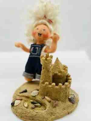 Annalee 2002 Membership Piece 7 Inch Sand Castle Suzy Logo Kid 968102 Tags