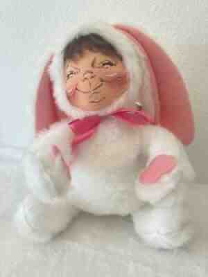 â??99 Annalee 10â? brown hair girl in white fuzzy rabbit/bunny costume