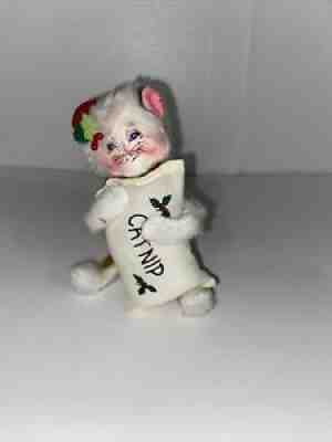 Annalee Christmas Beautiful 6 1/2â? Cat Nip Displayed 2011