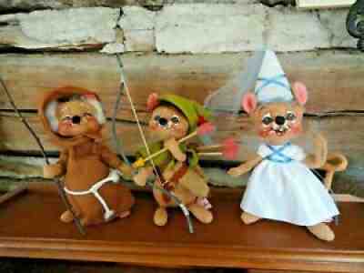 3 Annalee Dolls .. Robin Hood, Maid Marion, and Friar Tuck 1990