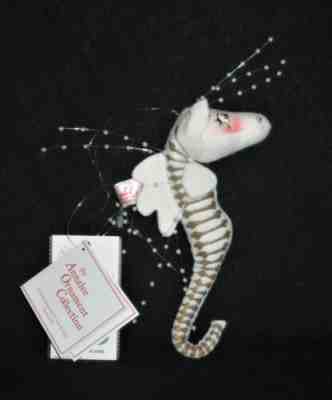 ANNALEE White Seahorse Ornament ~ 2001 Lord & Taylor Exclusive ~ NWT ~ USA