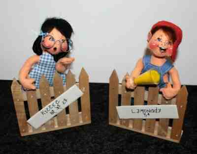 Set of 2 Annalee Lemonade Stand Boy and Kisses For Sale Girl 7" Mobilitee Dolls