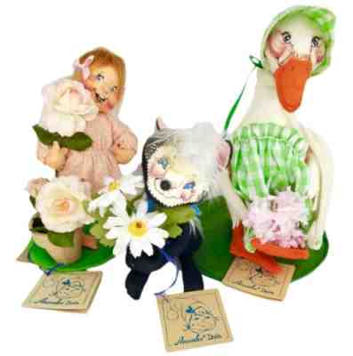 Vintage Annalee 10â? Girl Spring Goose 1989 + 7" Rosie 1999-2000 + 6" Skunk 1992