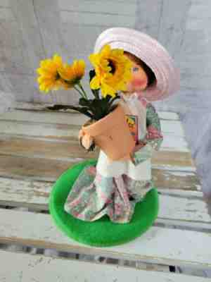 Annalee Gardener Daisy sunflower Victorian hat home display xmas decor