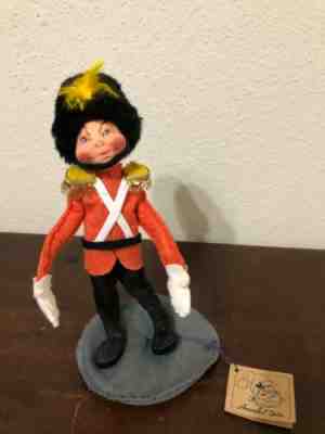 Annalee Mobilitee Doll '88 British Guard Soldier 11" # 7560 New Hampshire USA
