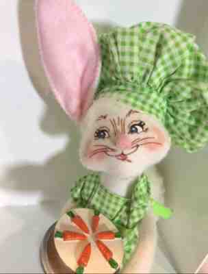 New Annalee Mobilitee Doll 6" Chef Bunny Rabbit w/ Resin Carrot Cake Easter