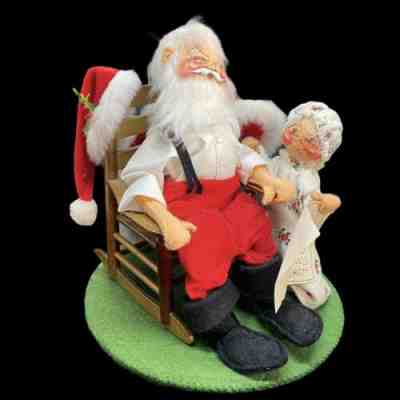 Annalee 1986 Vintage Mr & Mrs Santa Claus Reading Wish Letter Sarah Doll Figures