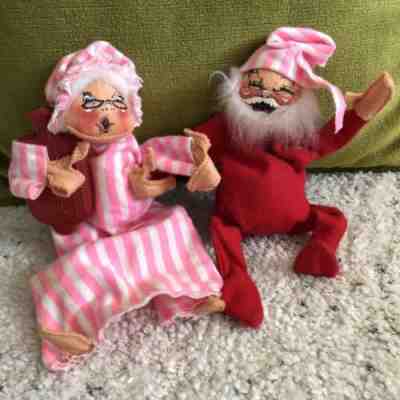 Vintage 1960s ANNALEE Dolls TUCKERED OUT Santa & Mrs Claus MOBILITEE Christmas