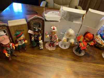 Set of 6 Annalee Thimbles with one rare, signed doll