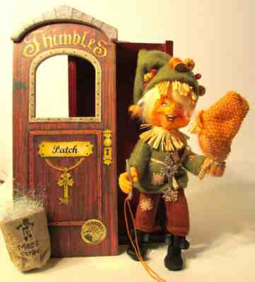 Annalee Harvest 6" Thimble Doll PATCH Scarecrow Maker in Wood Box 2002