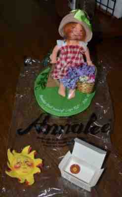 Annalee Toy Doll Society LITTLE MAE FLOWERS Logo Kid Girl with frog 1996/97