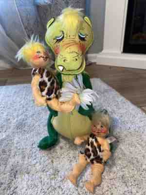 Annalee 14â? Dragon and 2 bush babies bushbeaters
